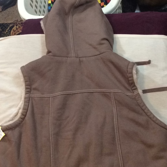 Winter Hooded Vest - Picture 3 of 3